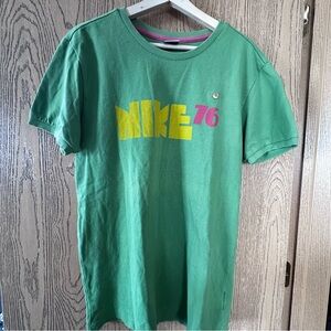 VTG retro nike graphic tee